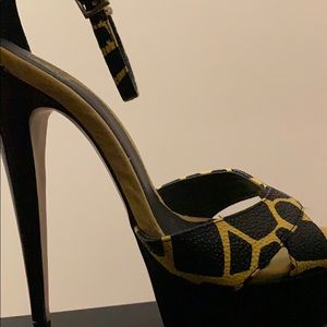 Black and yellow giraffe print heels